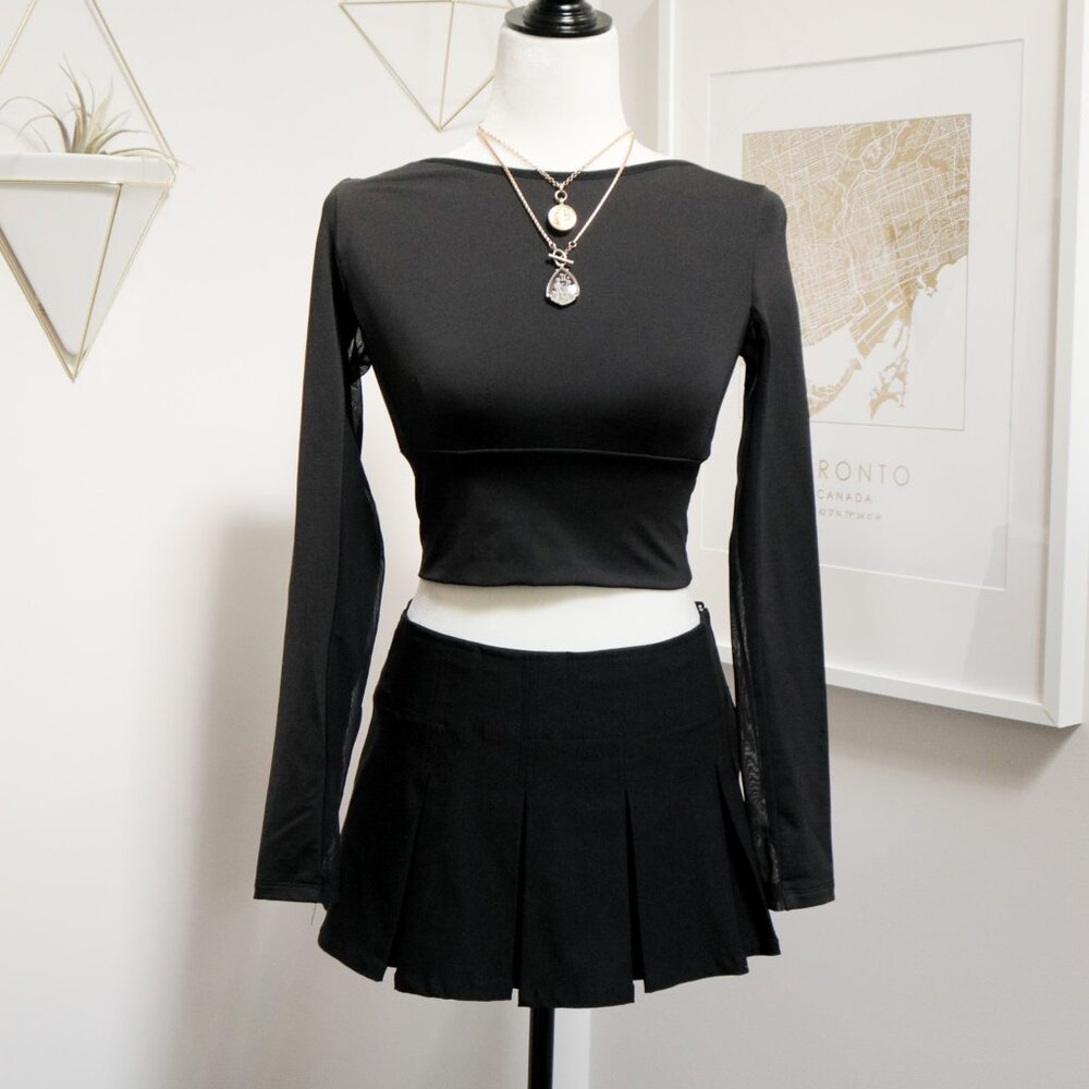 Black Long Sleeve Mesh Panel Crop Top 🐈⬛ MICHI NY